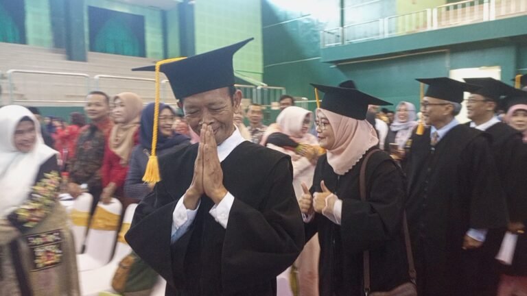 Prof. Dr.Drs. Sokhi Huda M.Ag.